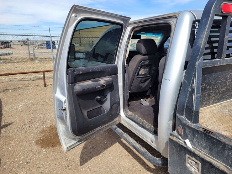 2010-chevrolet-silverado-2500-lt-image-12