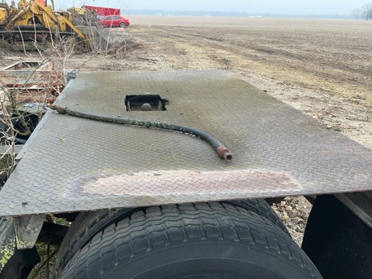 1984-gmc-9500-image-43