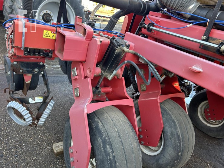 2009-white-8516-image-27