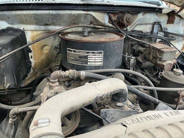 #301-•-1980-ford-k604-flatbed-truck-image-13