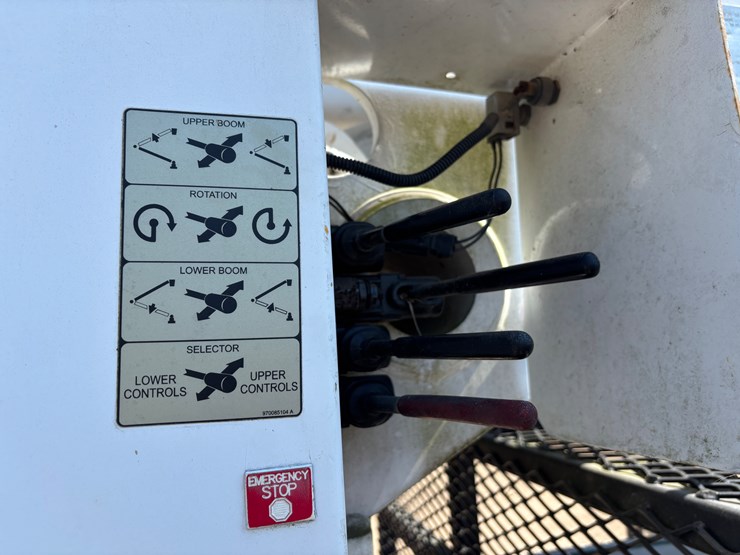 2010-ford-f750-image-34