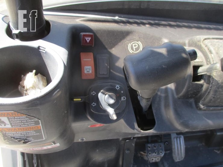 2019-kubota-rtvx1140-image-12