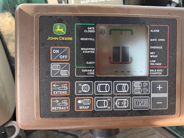 john-deere-560m-image-9