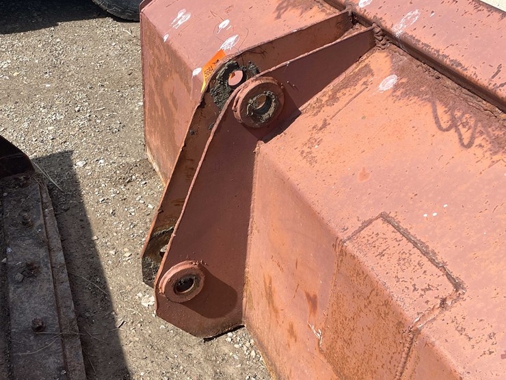 #5684-•-pin-on-bucket-image-13