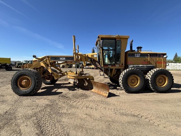 2006-caterpillar-143h-image-5