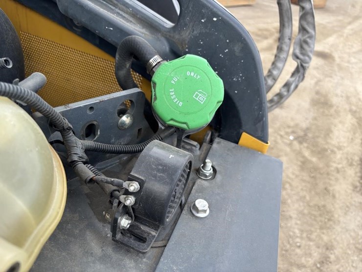 2022-deere-325g-image-31