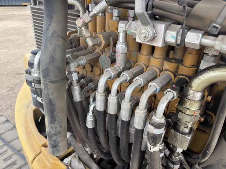 2010-caterpillar-303-image-46