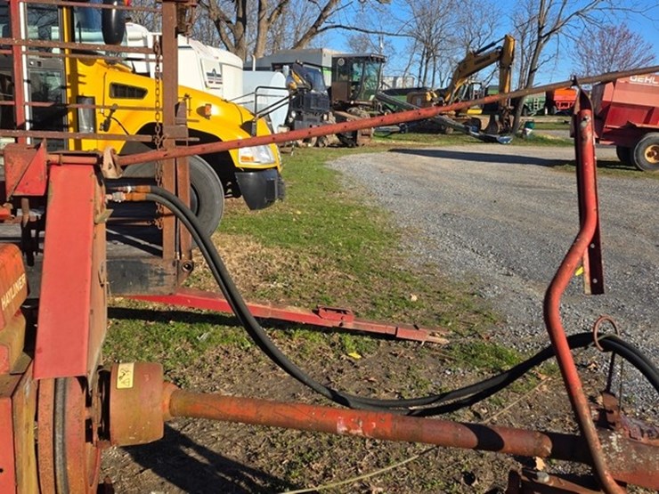 new-holland-310-image-7