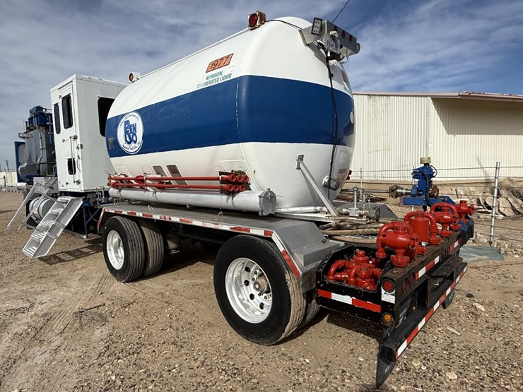 2011-cs&p-180k-scfh-10k-wp-nitrogen-pumper-mtd-on-2011-loadcraft-t/a-trailer-image-4