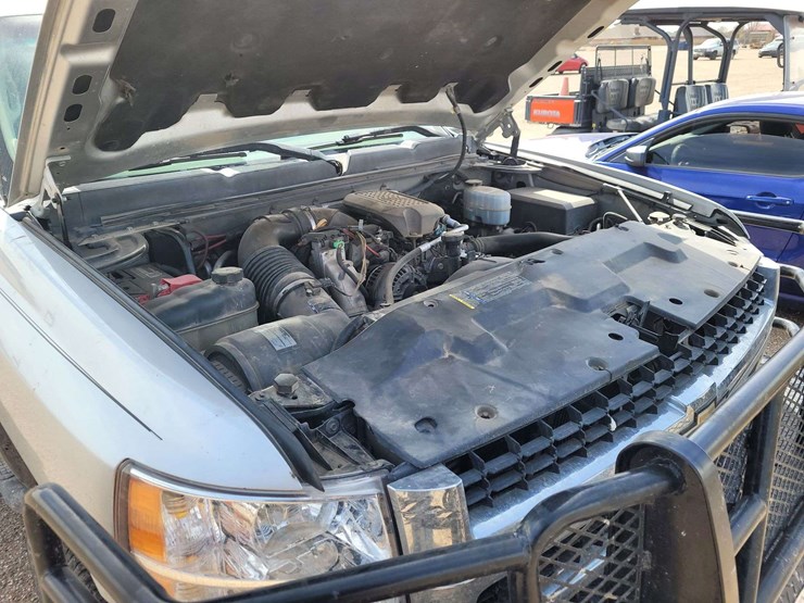 2010-chevrolet-silverado-2500-lt-image-22