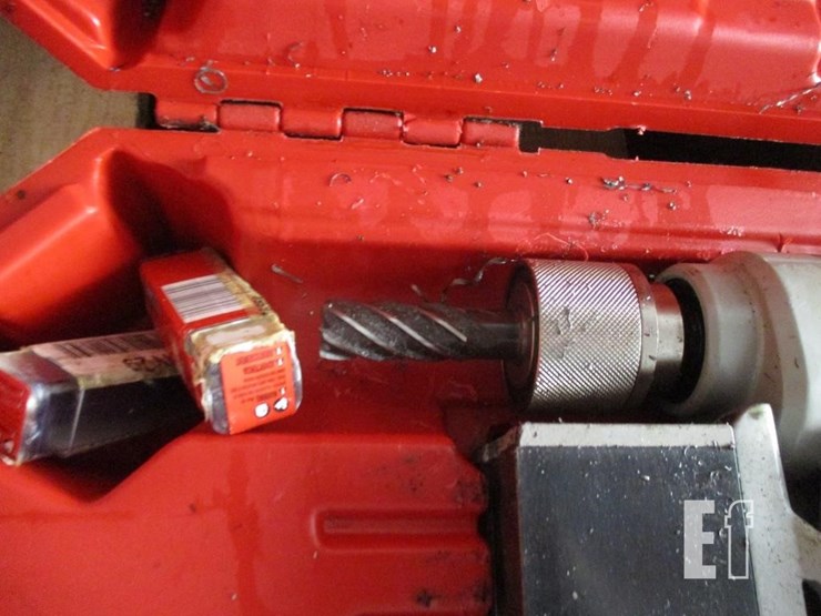 milwaukee-1-5/8"-electric-magnetic-drill-image-5