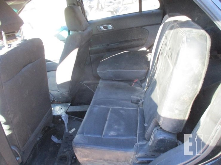 2015-ford-explorer-image-8