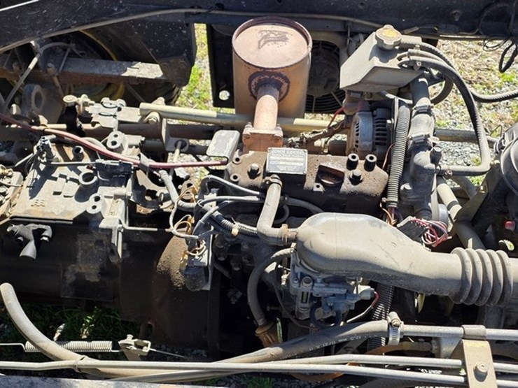 2020-john-deere-gator-image-21