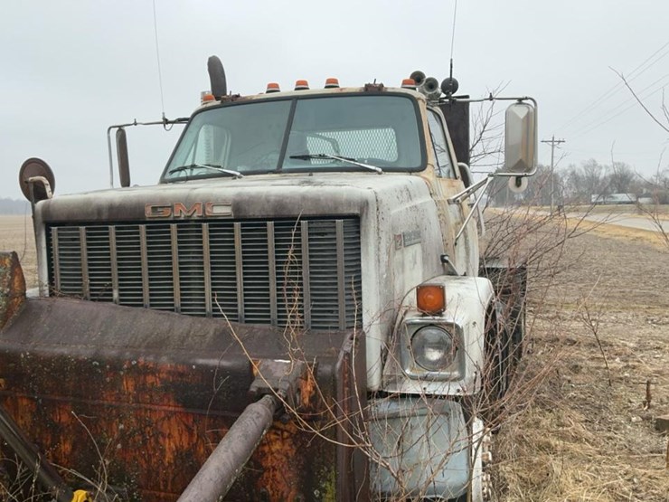 1984-gmc-9500-image-10