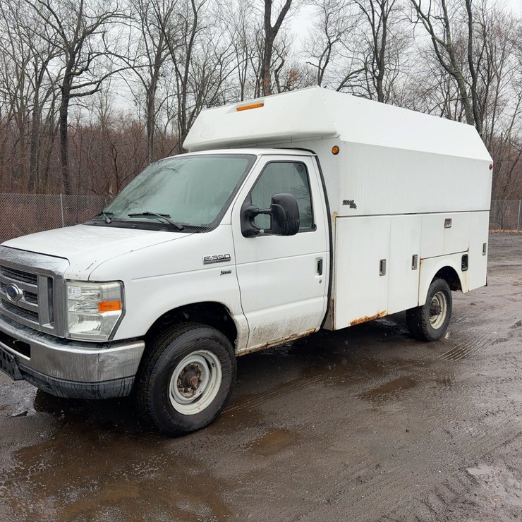 2011 FORD E350