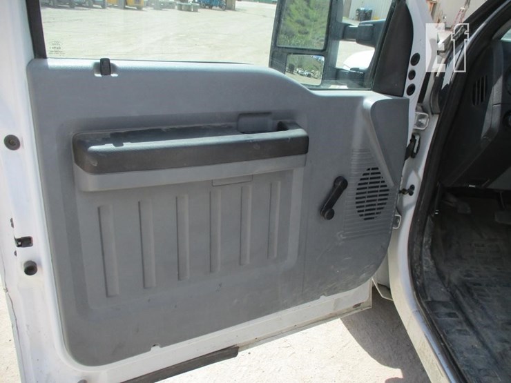 2014-ford-f350-image-13