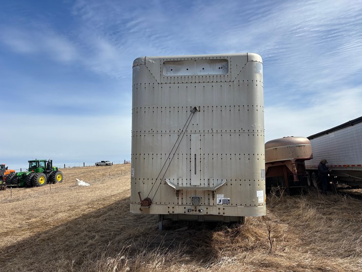 1989-wilson-livestock-trailer-image-2