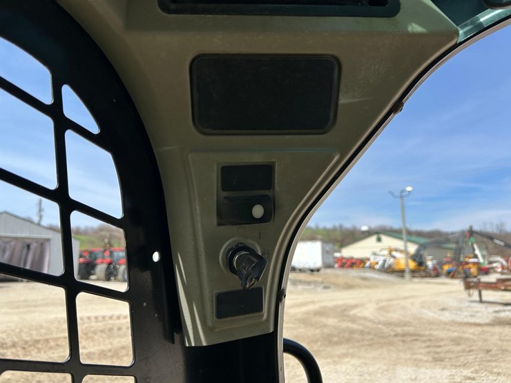 caterpillar-257d-image-24