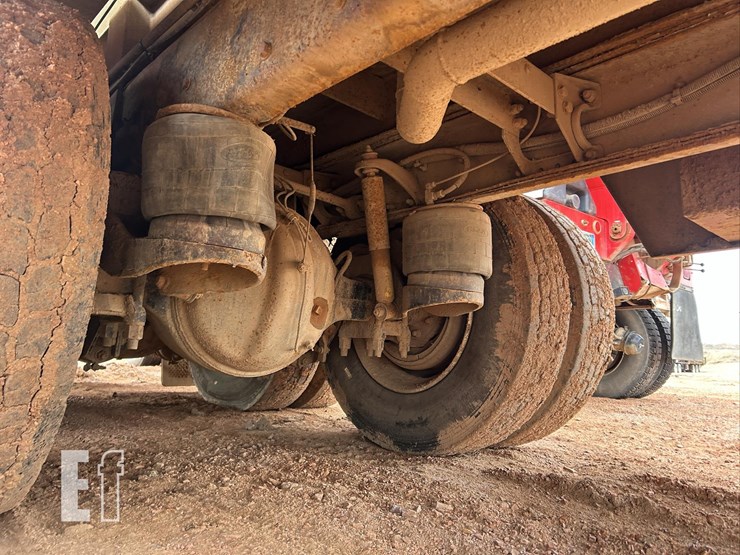 2004-peterbilt-357-image-22