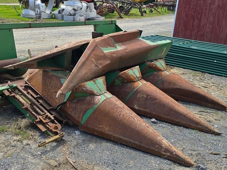 john-deere-444-image-4