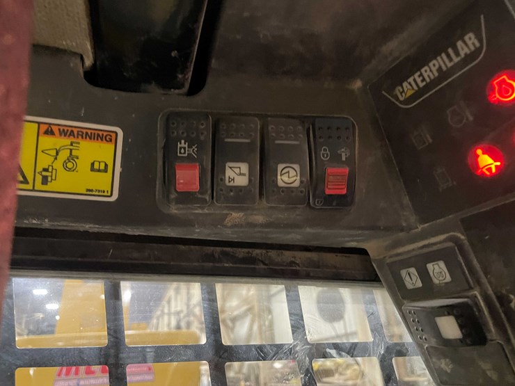 2012-caterpillar-226b3-image-58