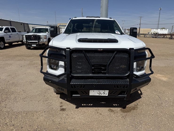 2022-chevrolet-silverado-3500hd-image-3