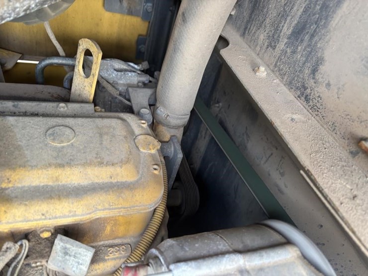 2005-deere-624j-image-48