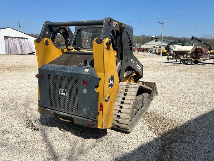 2019-deere-317g-image-4