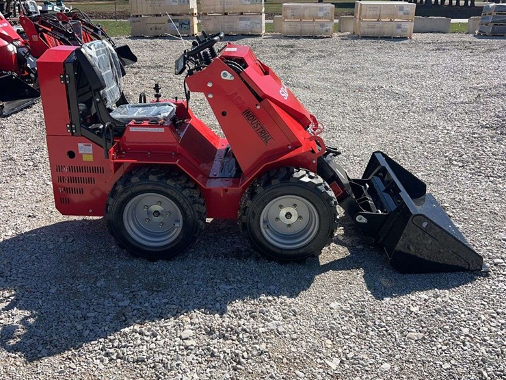 2026-agt-industrial-sda-140w-mini-wheel-loader-image-4
