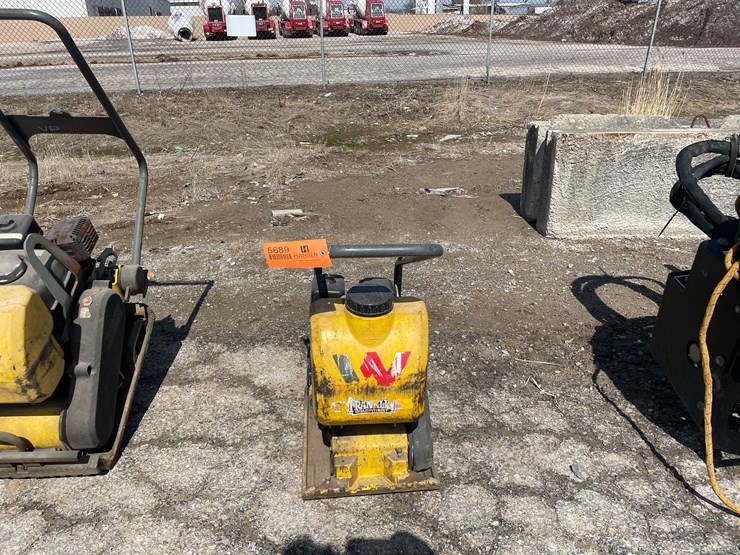 #5689-•-wacker-vp1135-plate-compactor-image-2