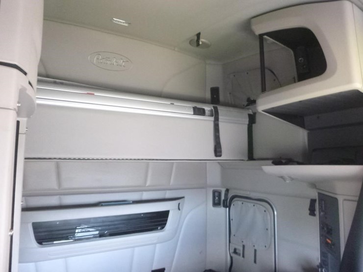 2024-peterbilt-579-image-14