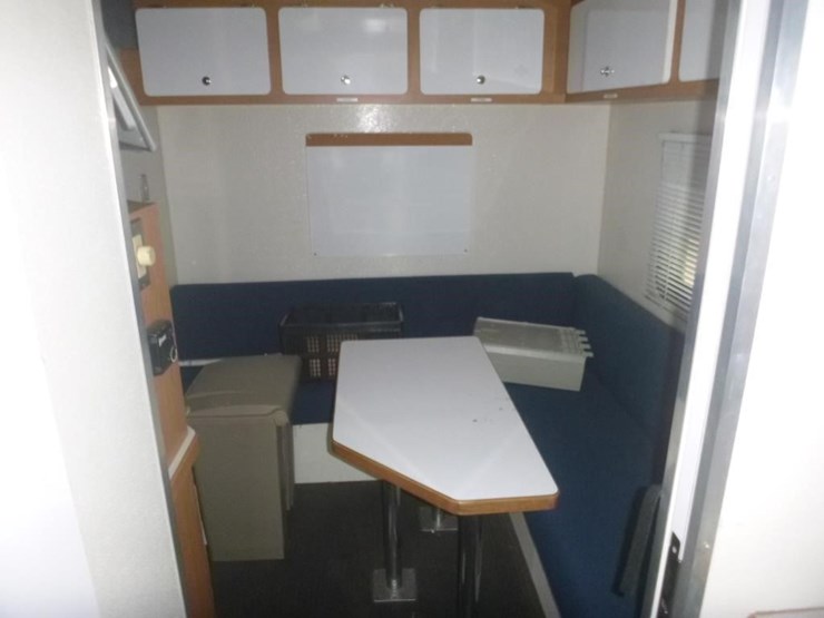 2005-freightliner-mt55-image-24