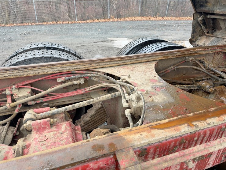 2000-mack-rd688s-image-19