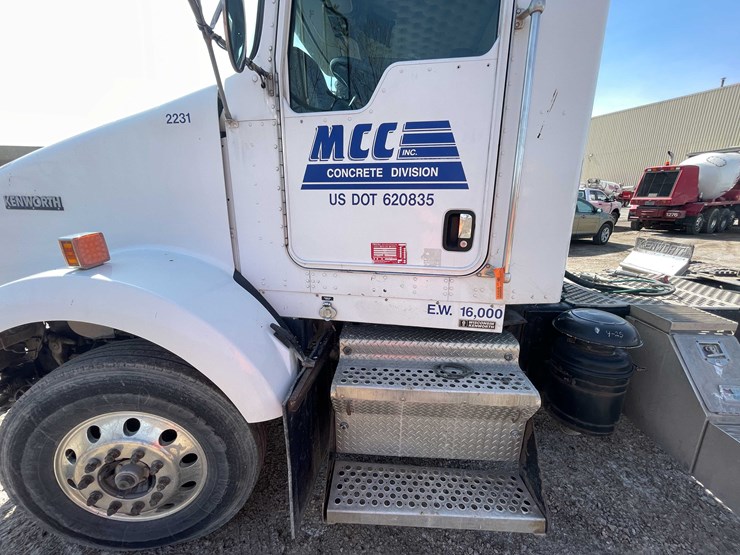 2004-kenworth-t800-image-38