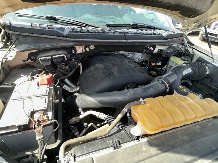 #5673-•-2015-f150-xlt-4x4-extended-cab-(has-wi-title)-image-92