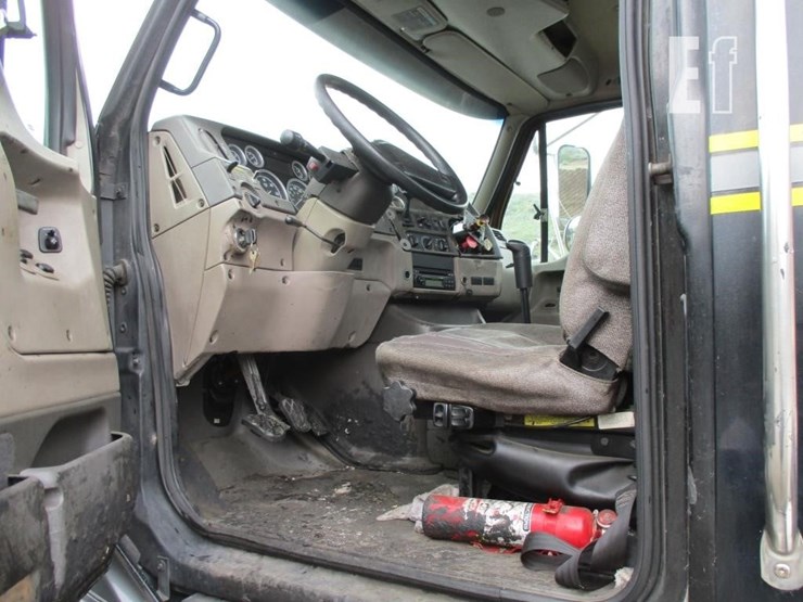 2008-sterling-l9500-image-8