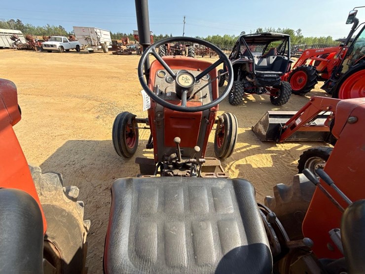 massey-ferguson-165-image-9