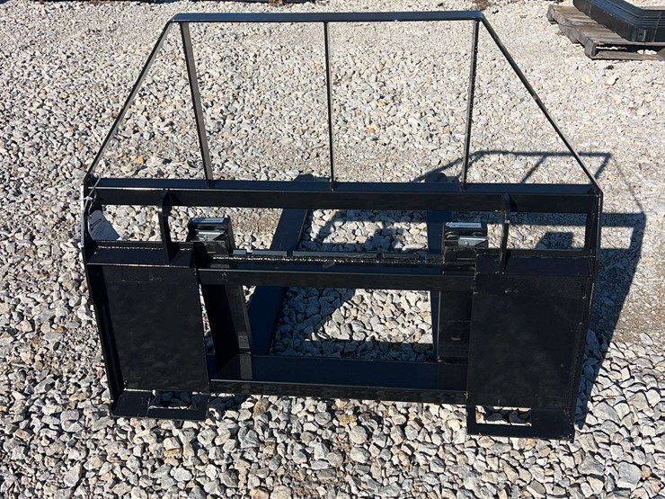 agt-skid-steer-pallet-forks-image-2