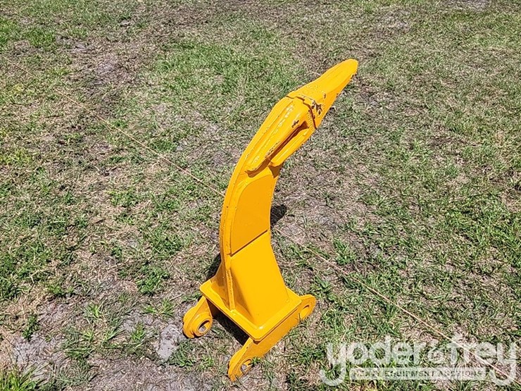 2026-caterpillar-305-image-3