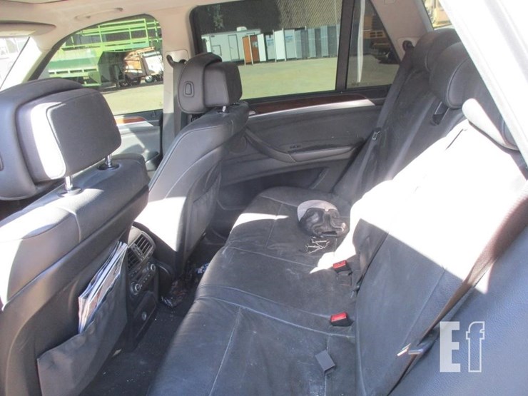 2011-bmw-x5-image-12