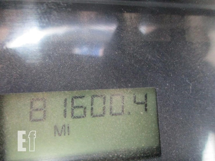 2014-freightliner-business-class-m2-106-image-22