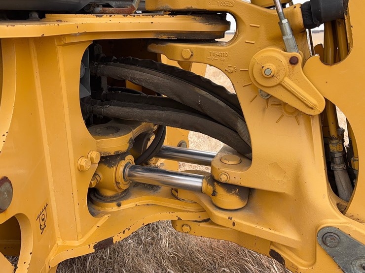 2001-deere-410g-image-11