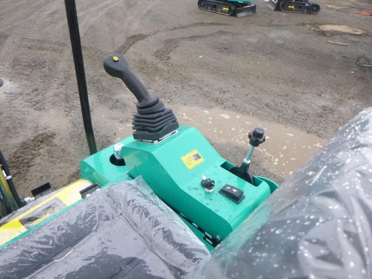 2026-agt-h15r-hydraulic-excavator-image-22