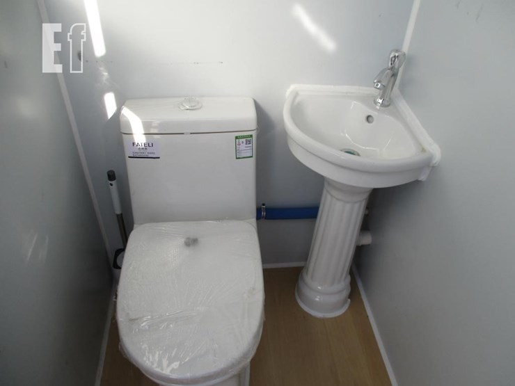 47"-x-86"-x-85"-double-stall-bathroom-image-11