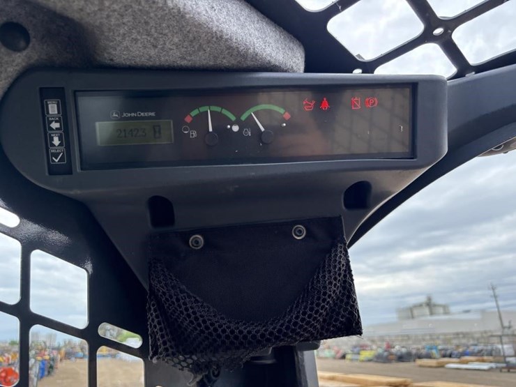 2022-deere-325g-image-27