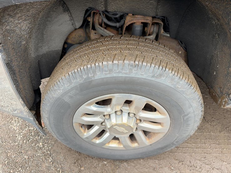 2016-chevrolet-silverado-2500hd-image-11