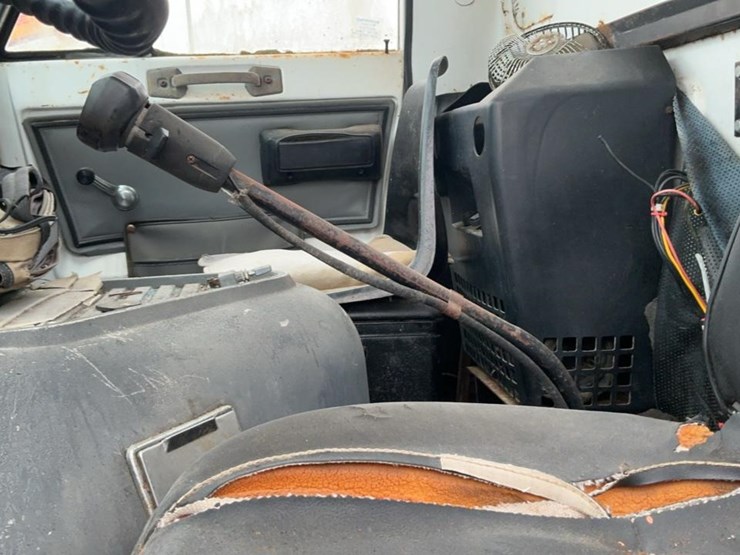 1984-gmc-9500-image-19