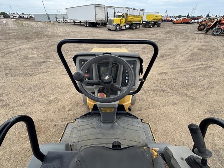 2002-caterpillar-cb24b-image-19