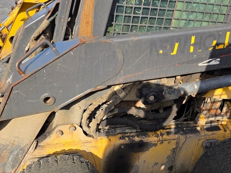 new-holland-ls180-image-24