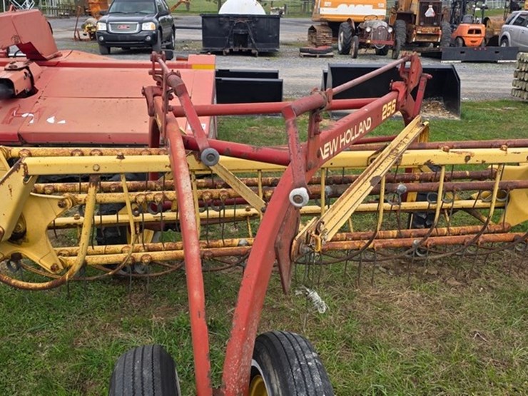 new-holland-256-image-19